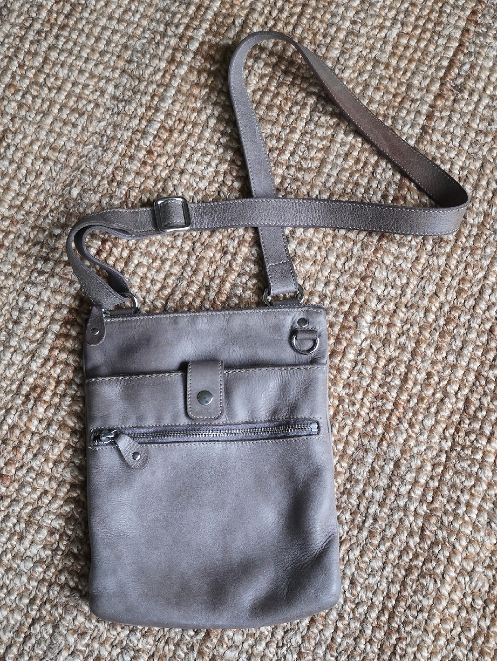 Roots crossbody